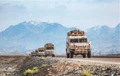 新疆军区某团开展驾驶训练